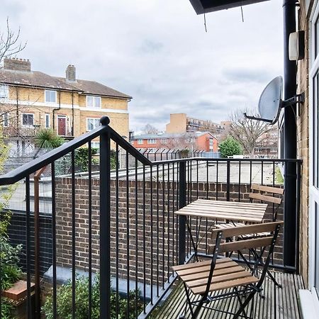 Chic 3 Bed Apartment Near London Bridge With Balcony Εξωτερικό φωτογραφία