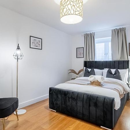 Chic 3 Bed Apartment Near London Bridge With Balcony Εξωτερικό φωτογραφία
