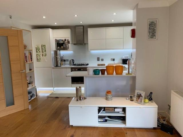 Chic 3 Bed Apartment Near London Bridge With Balcony Εξωτερικό φωτογραφία