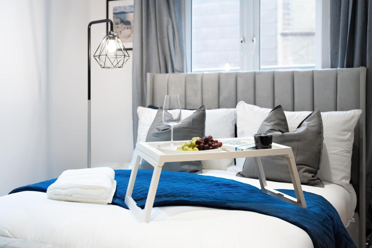 Chic 3 Bed Apartment Near London Bridge With Balcony Εξωτερικό φωτογραφία