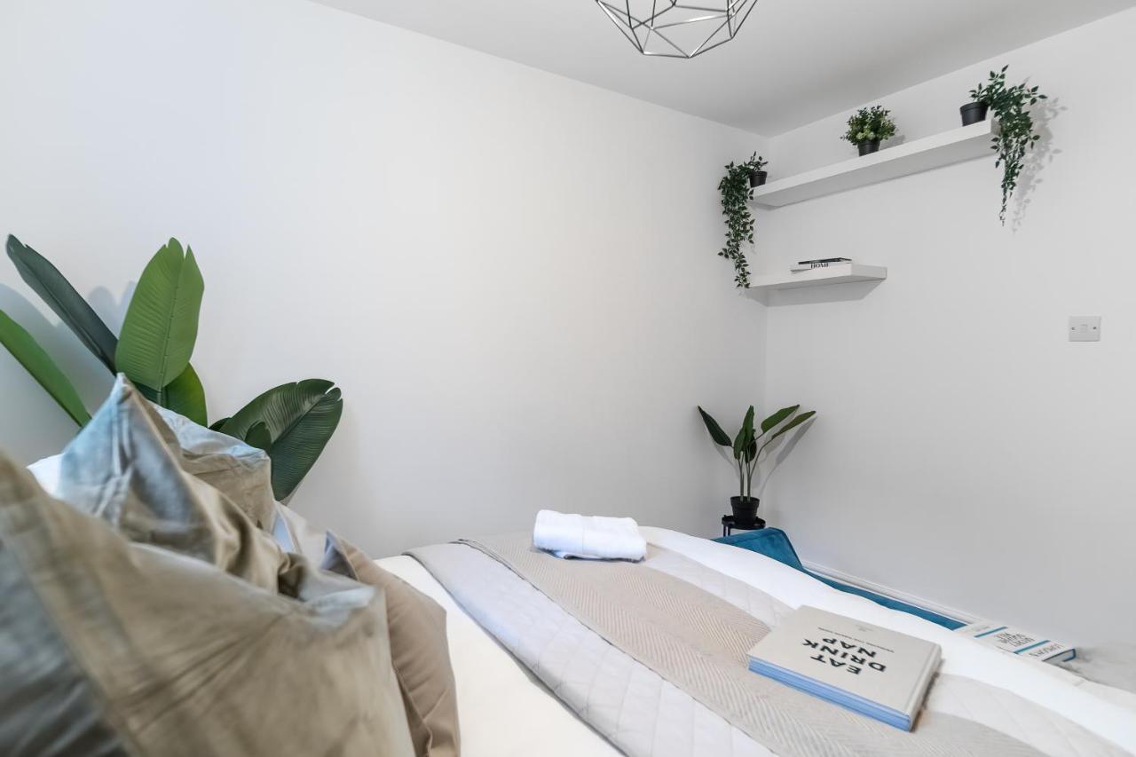 Chic 3 Bed Apartment Near London Bridge With Balcony Εξωτερικό φωτογραφία