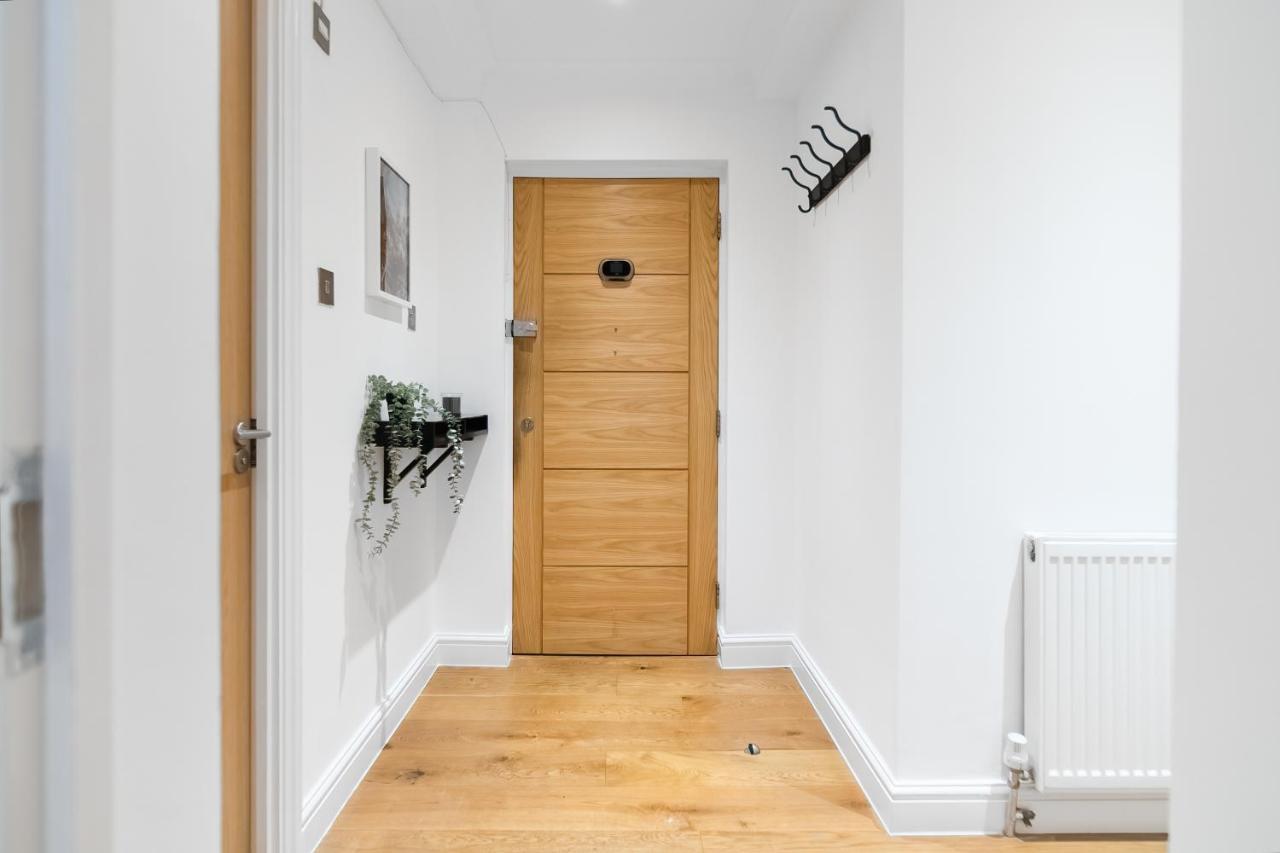 Chic 3 Bed Apartment Near London Bridge With Balcony Εξωτερικό φωτογραφία