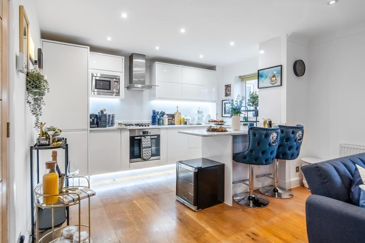 Chic 3 Bed Apartment Near London Bridge With Balcony Εξωτερικό φωτογραφία