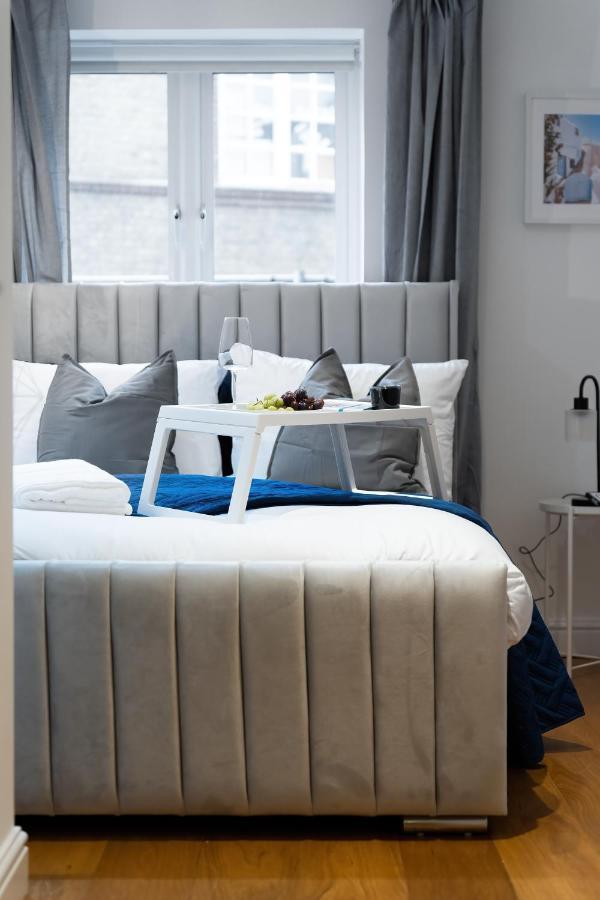 Chic 3 Bed Apartment Near London Bridge With Balcony Εξωτερικό φωτογραφία