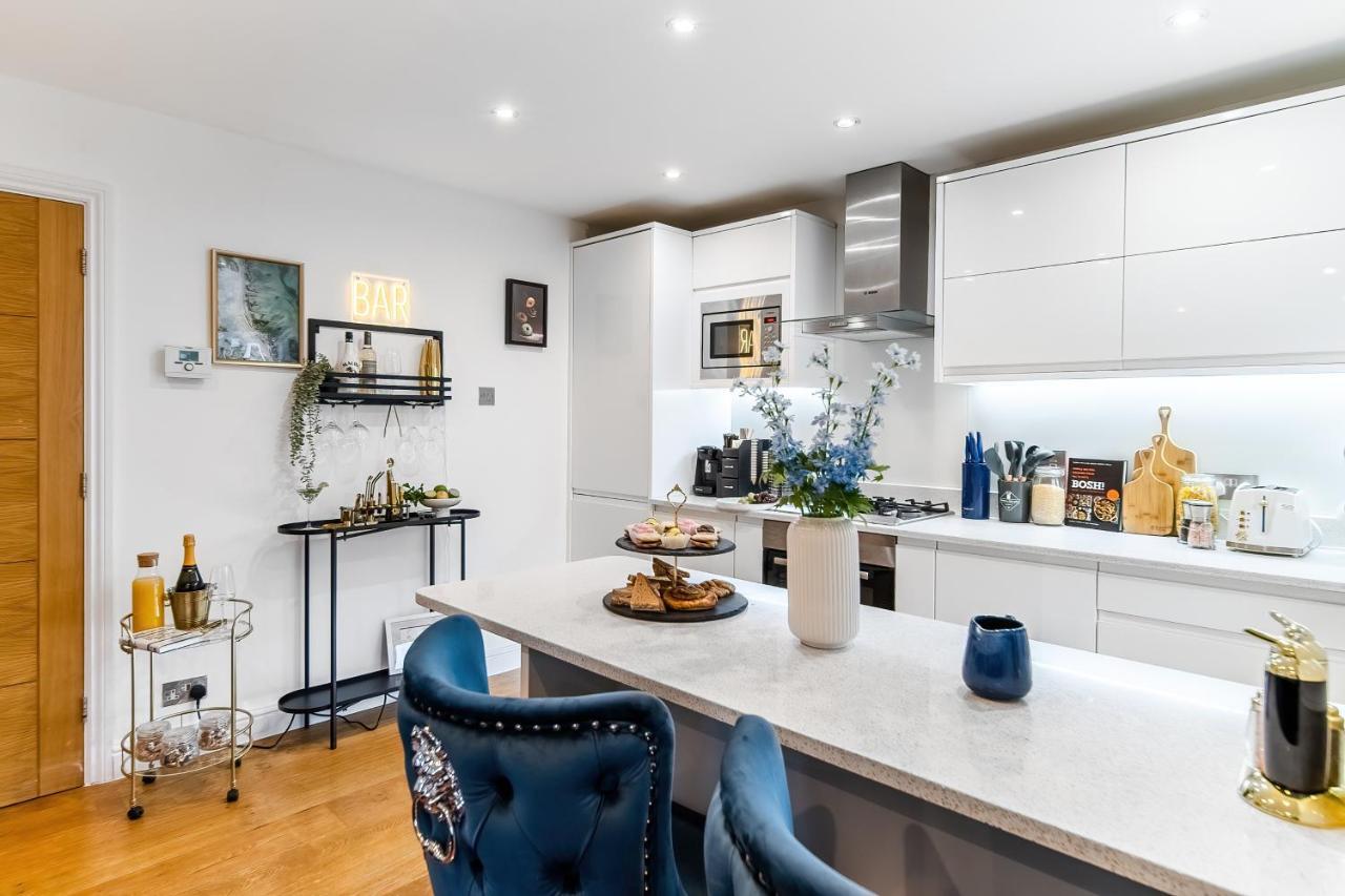 Chic 3 Bed Apartment Near London Bridge With Balcony Εξωτερικό φωτογραφία