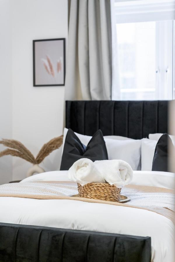 Chic 3 Bed Apartment Near London Bridge With Balcony Εξωτερικό φωτογραφία