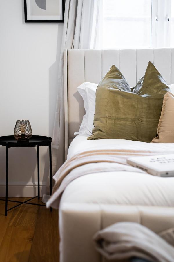 Chic 3 Bed Apartment Near London Bridge With Balcony Εξωτερικό φωτογραφία