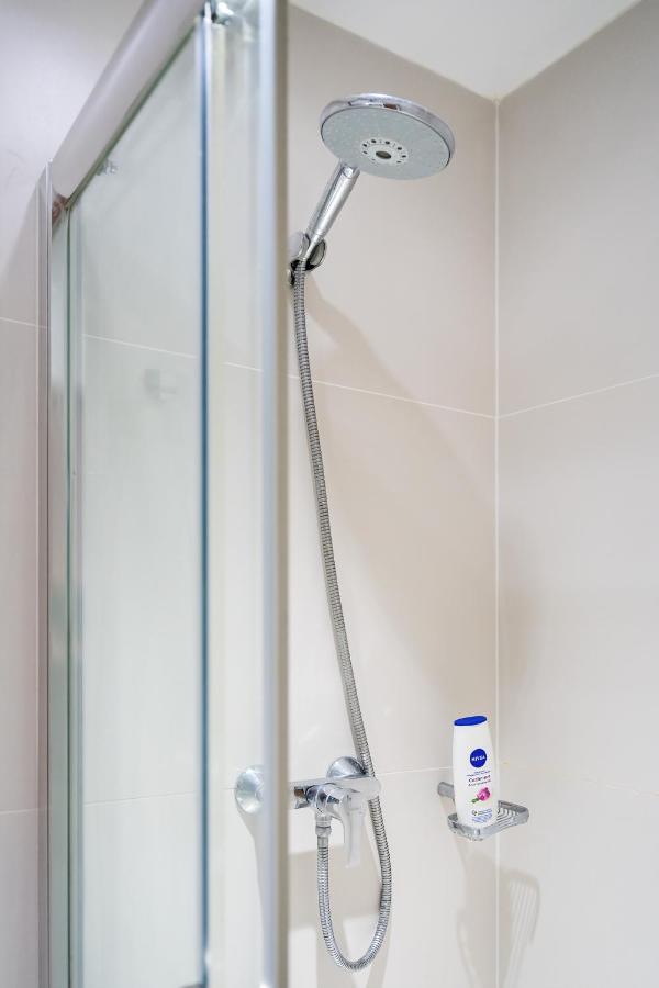 Chic 3 Bed Apartment Near London Bridge With Balcony Εξωτερικό φωτογραφία